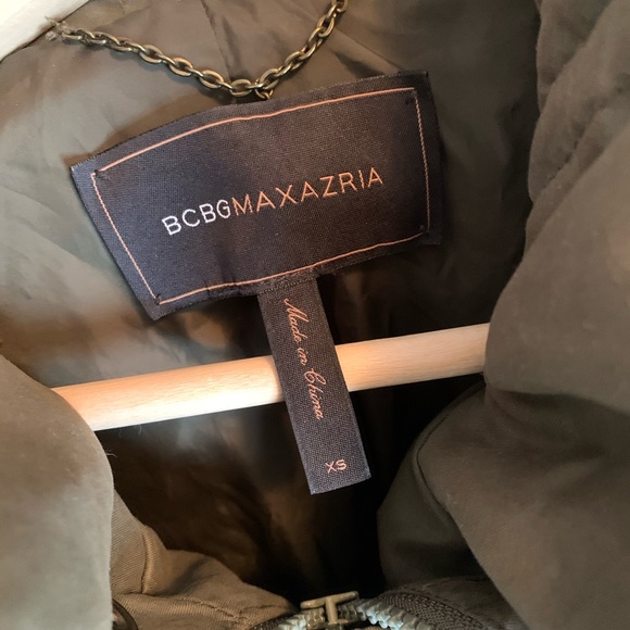 *SOLD* BCBG Winter Parka - Picture 5 of 6